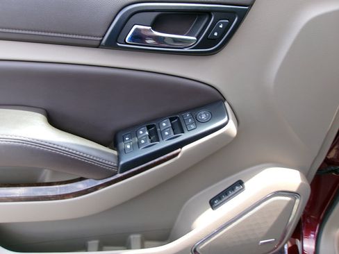 Used 2017 Chevrolet Tahoe LT w/ LT Signature Package image 15