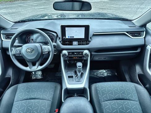 Used 2025 Toyota RAV4 XLE w/ Convenience Package FWD image 24