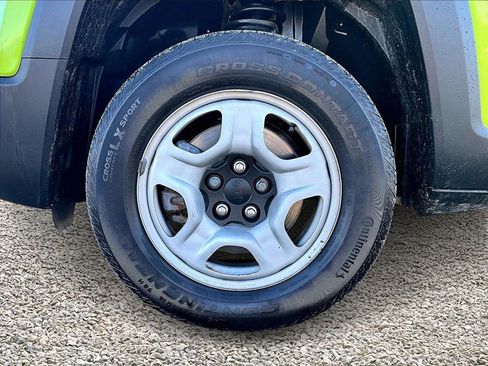 Used 2017 Jeep Renegade Sport image 9