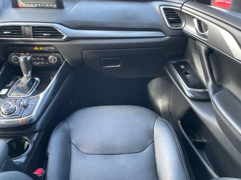 Used 2018 MAZDA CX-9 Touring FWD image 21
