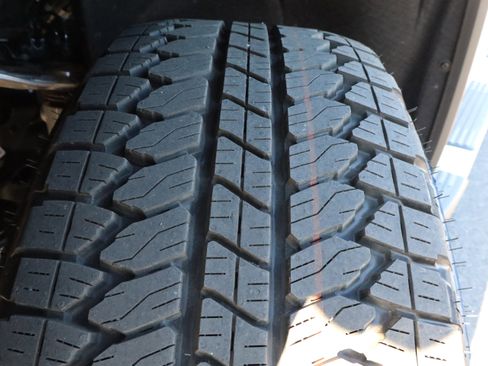 New 2026 GMC Sierra 1500 SLT image 17