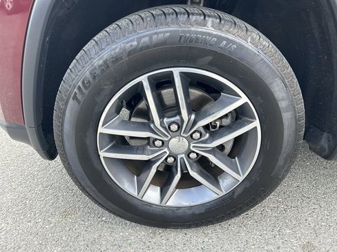 Used 2017 Jeep Grand Cherokee Limited image 7