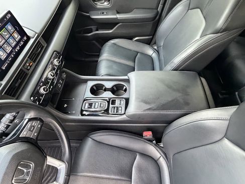 Used 2023 Honda Pilot Touring image 19