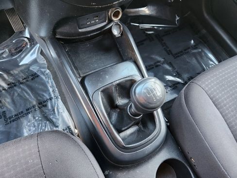Used 2013 Kia Soul FWD image 25