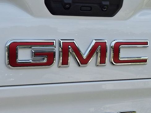 Used 2026 GMC Sierra 1500 SLT AWD/4WD image 28