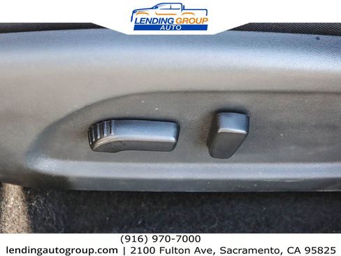 Used 2019 Nissan Pathfinder SV image 19