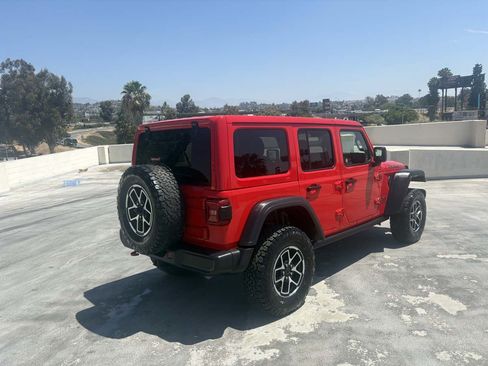 Used 2025 Jeep Wrangler Unlimited Rubicon w/ Convenience Group AWD/4WD image 46