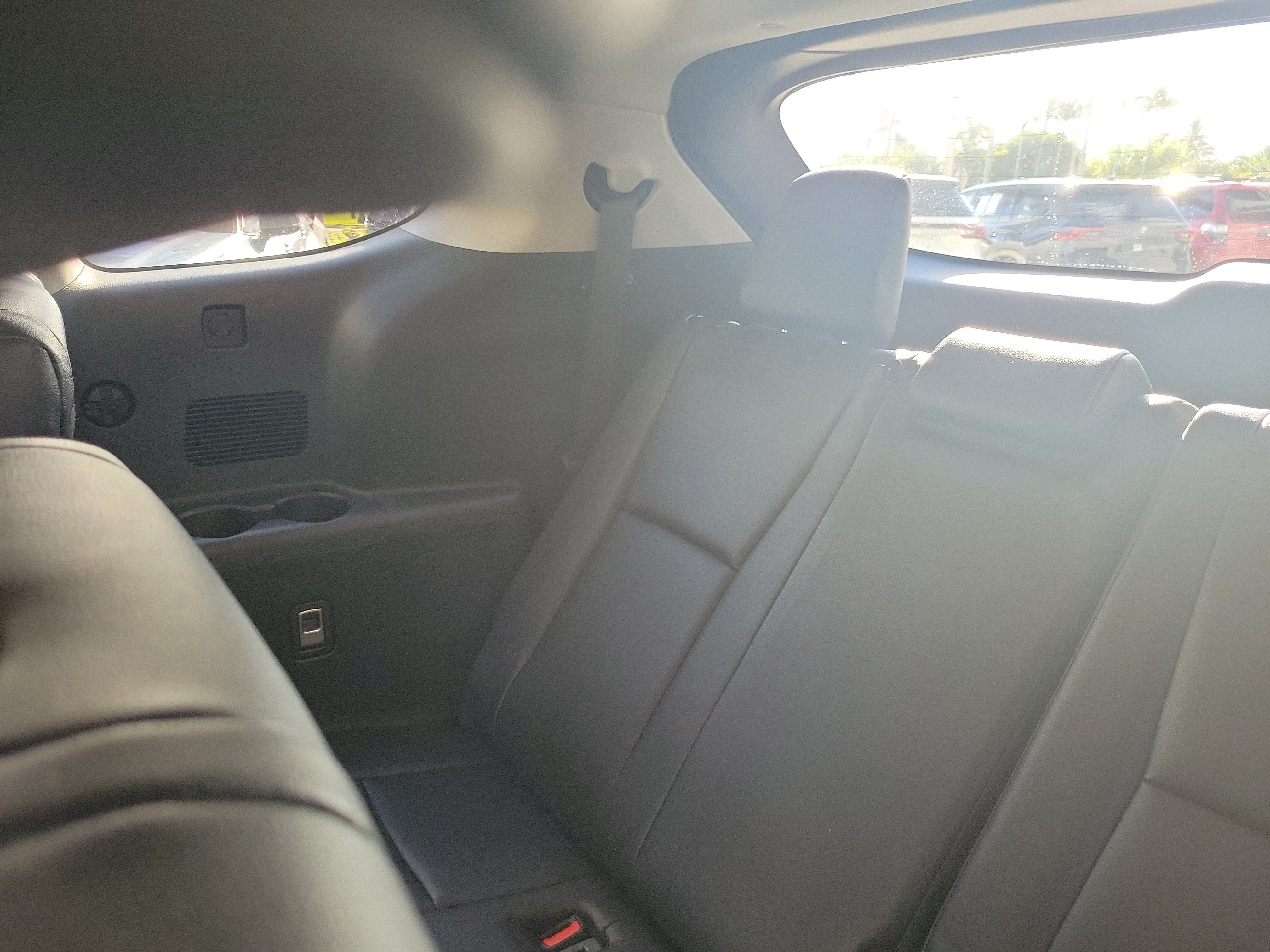 Used 2025 Toyota Highlander XLE FWD image 15