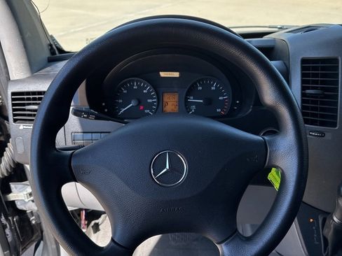 Used 2016 Mercedes-Benz Sprinter 3500 image 22