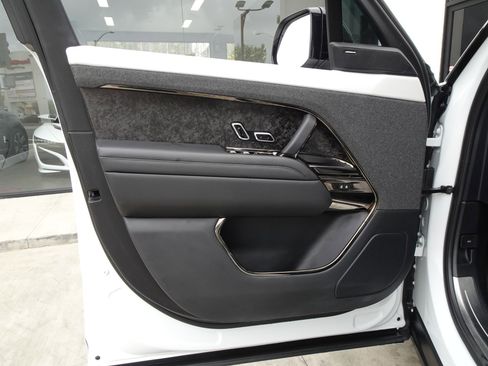 Used 2023 Land Rover Range Rover Sport SE Dynamic AWD/4WD image 14