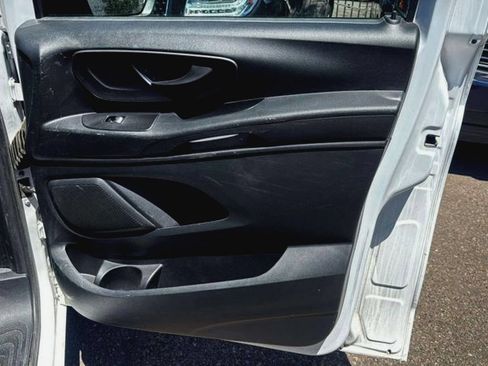 Used 2023 Mercedes-Benz Metris image 17