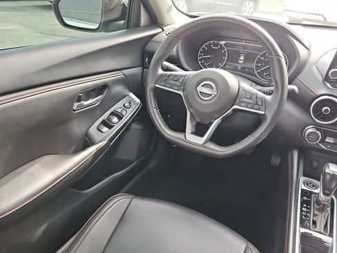 Used 2024 Nissan Sentra SR w/ SR Premium Package image 9