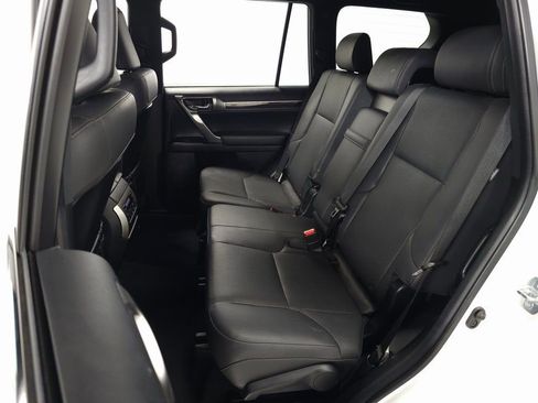 Used 2023 Lexus GX 460 Premium w/ Premium Package image 31