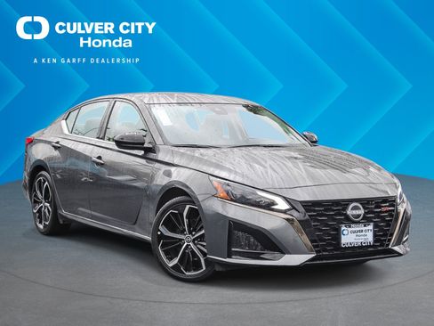 Used 2025 Nissan Altima 2.5 SR FWD image 1