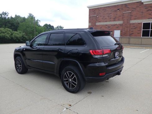 Used 2018 Jeep Grand Cherokee Trailhawk AWD/4WD image 3