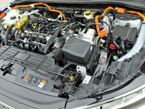 Used 2025 Ford Escape SE image 19