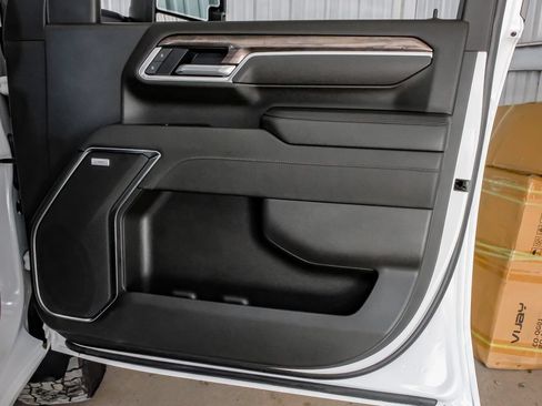 Used 2025 Chevrolet Silverado 2500 LTZ w/ LTZ Convenience Package AWD/4WD image 46