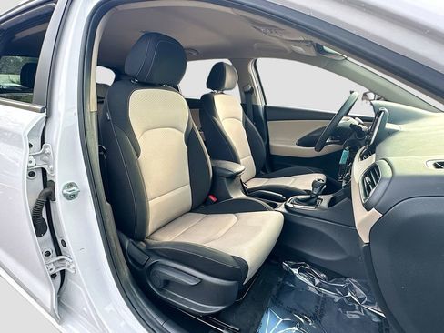 Used 2018 Hyundai Elantra GT image 25