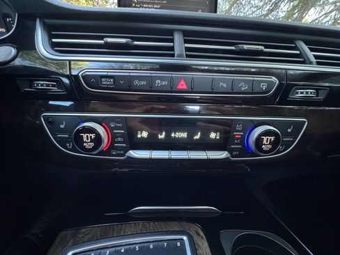 Used 2017 Audi Q7 3.0T Premium Plus w/ Premium Plus Package AWD/4WD image 25