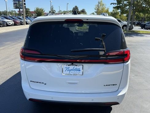 New 2026 Chrysler Pacifica Limited w/ S Appearance Package image 7