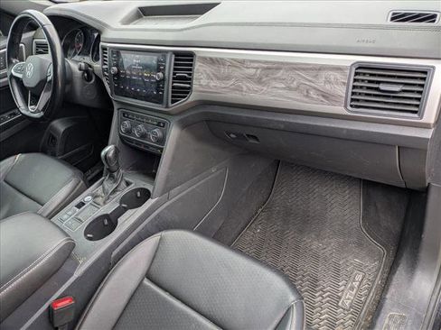 Used 2020 Volkswagen Atlas Cross Sport SE image 17