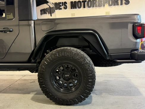 Used 2021 Jeep Gladiator Rubicon AWD/4WD image 13