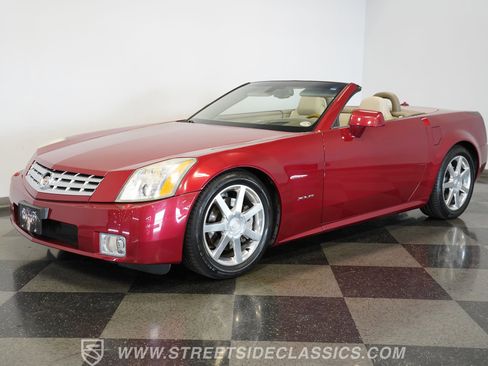 Used 2005 Cadillac XLR image 6