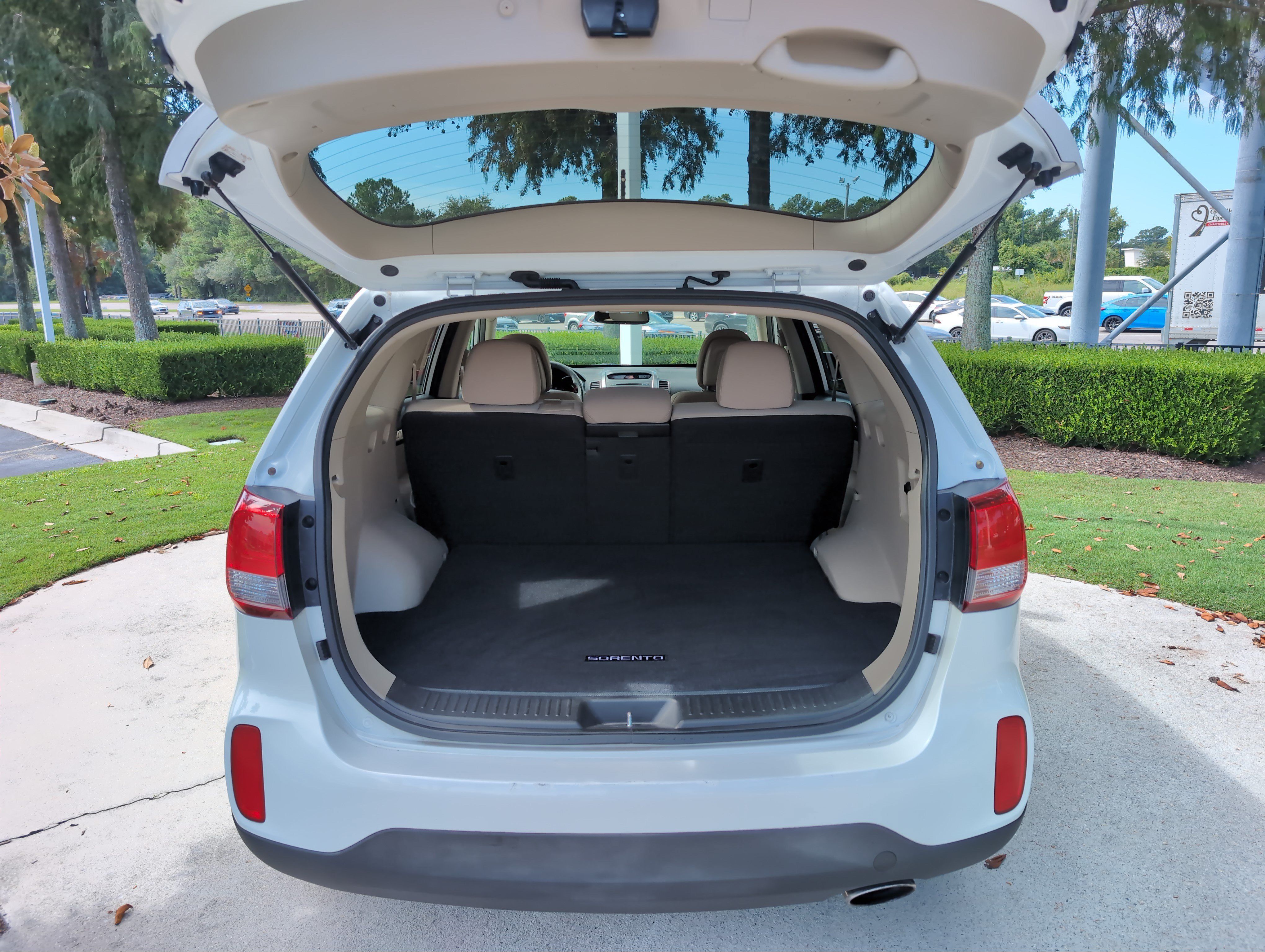 Used 2015 Kia Sorento LX FWD image 28