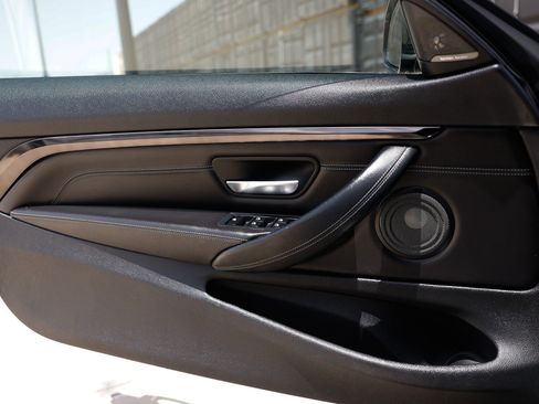 Used 2016 BMW M4 Convertible RWD image 45