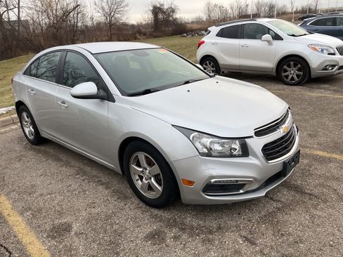 Used 2016 Chevrolet Cruze LT image 3