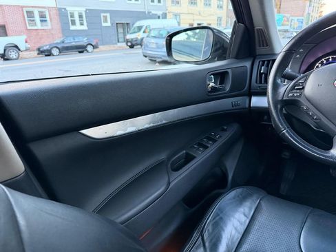 Used 2013 INFINITI G37 x w/ Premium Pkg image 26