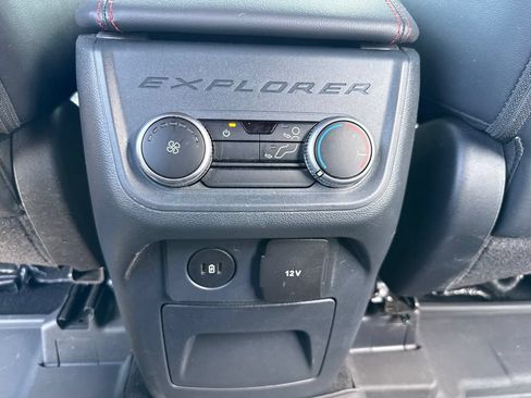 Used 2025 Ford Explorer ST-Line AWD/4WD image 13