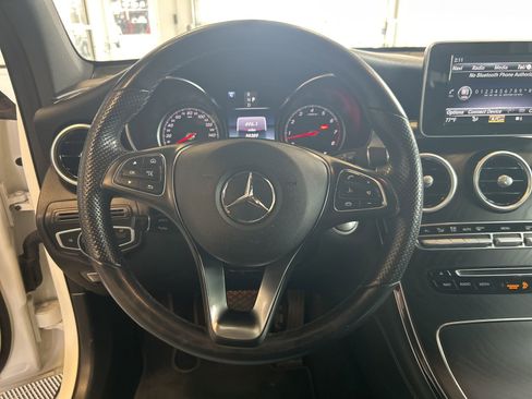 Used 2019 Mercedes-Benz GLC 300 4MATIC image 17