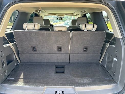 Used 2018 Ford Expedition Limited w/ Equipment Group 301A AWD/4WD image 15