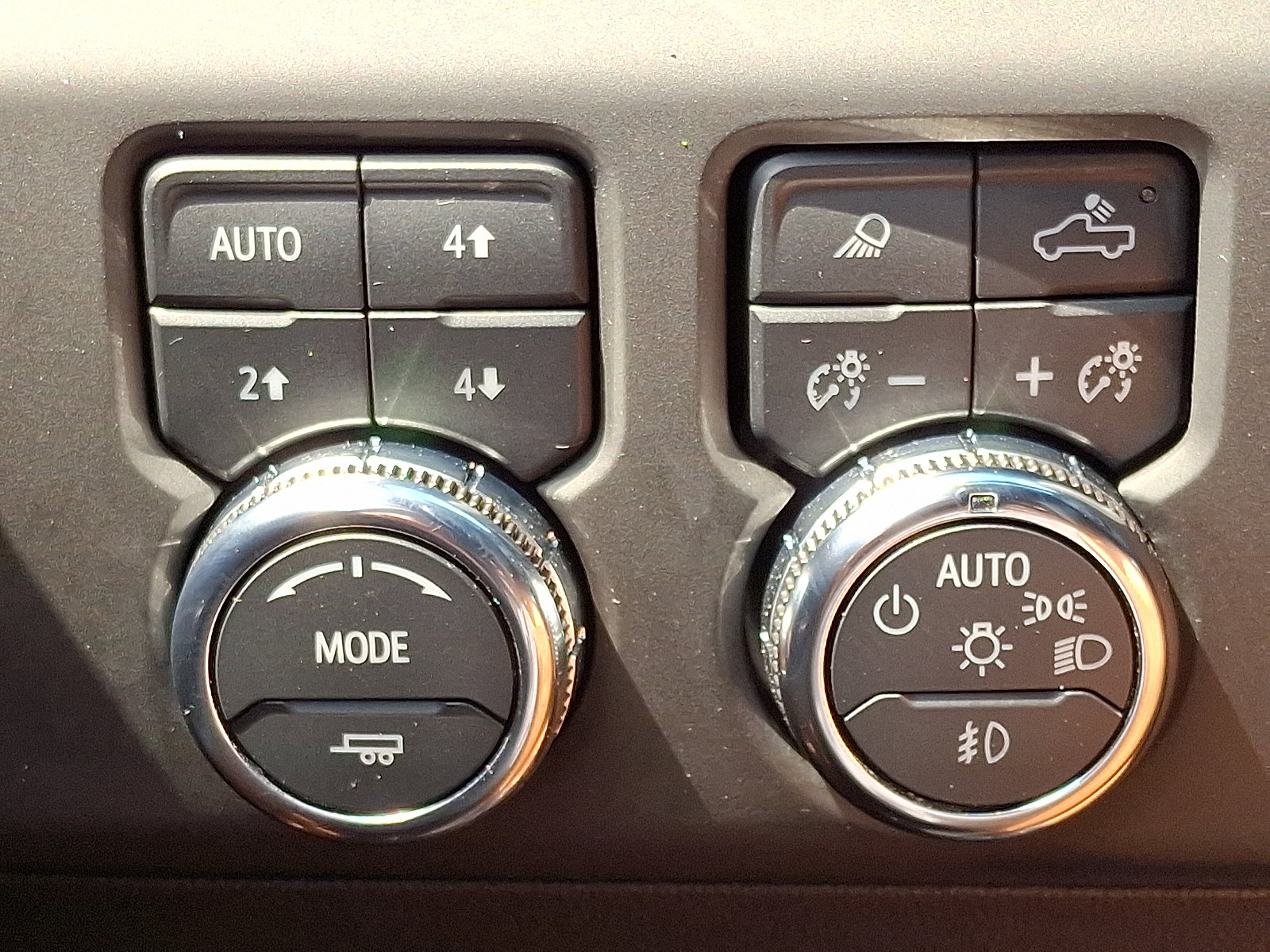 Used 2023 GMC Sierra 1500 AT4 w/ Technology Package AWD/4WD image 24