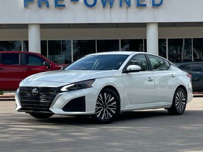 Used 2024 Nissan Altima 2.5 SV