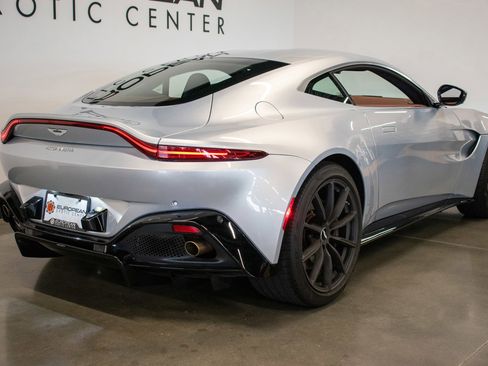 Used 2020 Aston Martin V8 Vantage Coupe RWD image 29