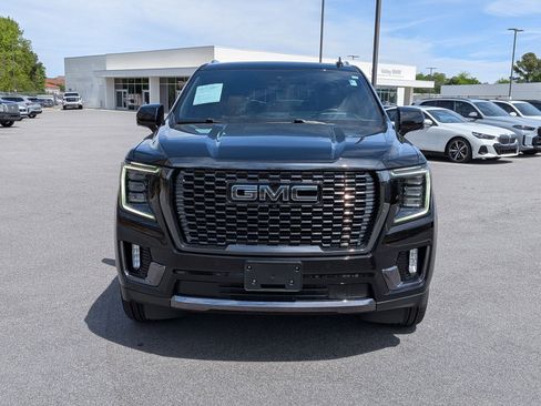 Used 2024 GMC Yukon Denali Ultimate AWD/4WD image 8