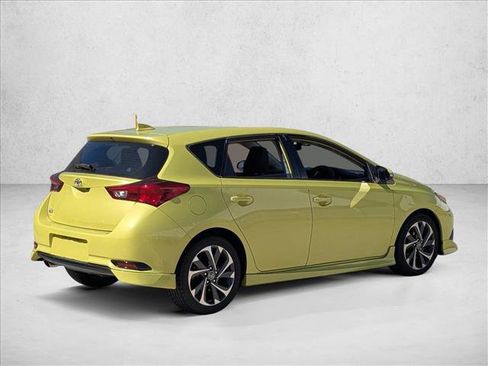 Used 2017 Toyota Corolla iM image 4