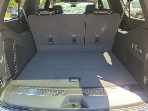 New 2026 Chevrolet Suburban High Country AWD/4WD image 9