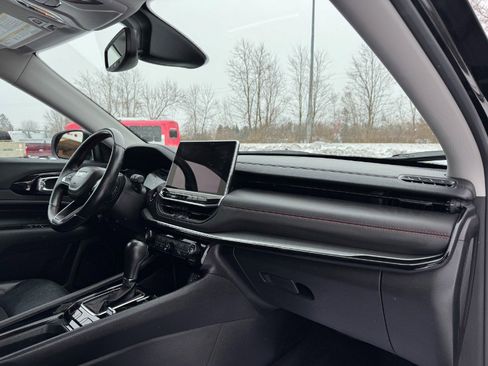 Used 2022 Jeep Compass Trailhawk w/ Trailhawk Convenience Group image 20