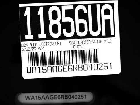 Used 2024 Audi Q8 e-tron Premium Plus image 28