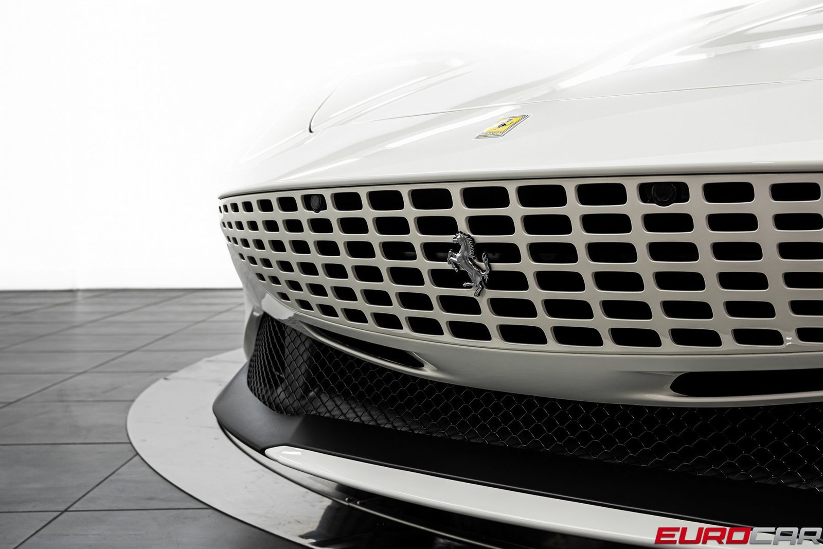 Used 2025 Ferrari Roma Spider RWD image 12