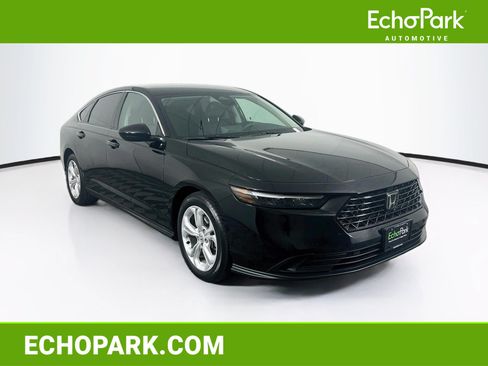 Used 2025 Honda Accord LX image 1