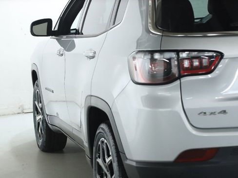 Used 2025 Jeep Compass Limited AWD/4WD image 40