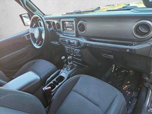 Used 2022 Jeep Wrangler Unlimited Sport image 18