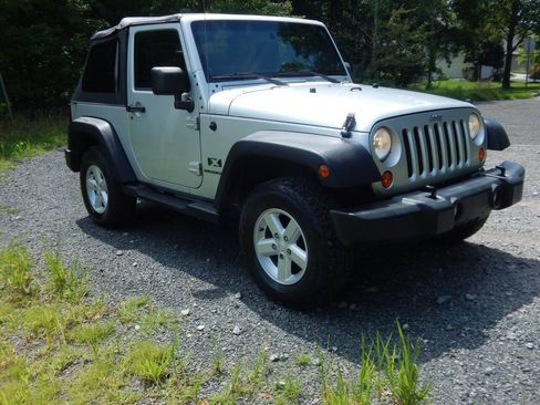 Used 2007 Jeep Wrangler X AWD/4WD image 3