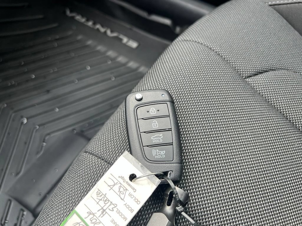 Certified 2026 Hyundai Elantra SE FWD image 29