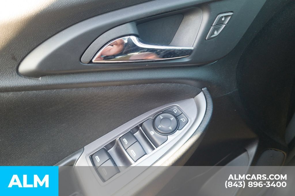 Used 2024 Chevrolet Malibu LT FWD image 17