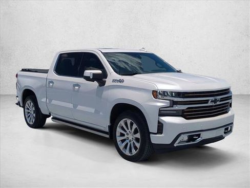 Used 2020 Chevrolet Silverado 1500 High Country w/ Technology Package RWD image 3